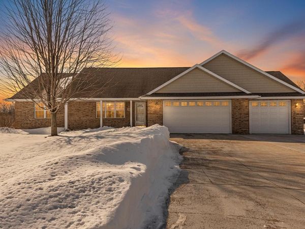 2937 FIRETHORN COURT, Suamico, WI 54313