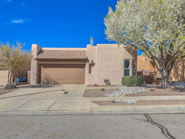 7315 Hawthorn Avenue NE, Albuquerque, NM 87113