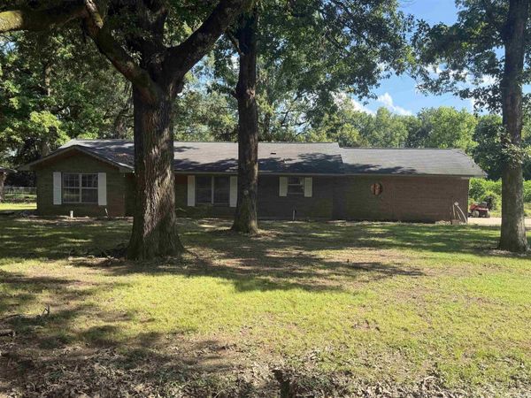32 Shannon Drive, McGehee, AR 71654