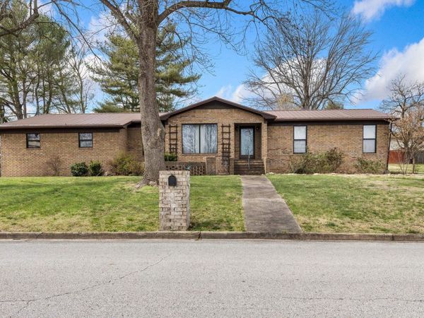 402 Tamarind Street , Harrison, AR 72601