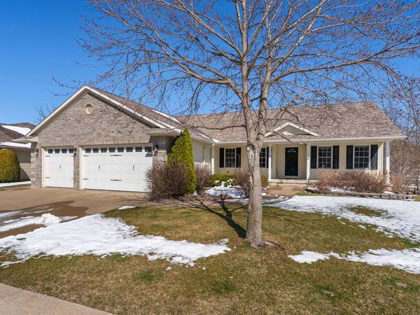 2929 Emerald Drive , Davenport, IA 52804