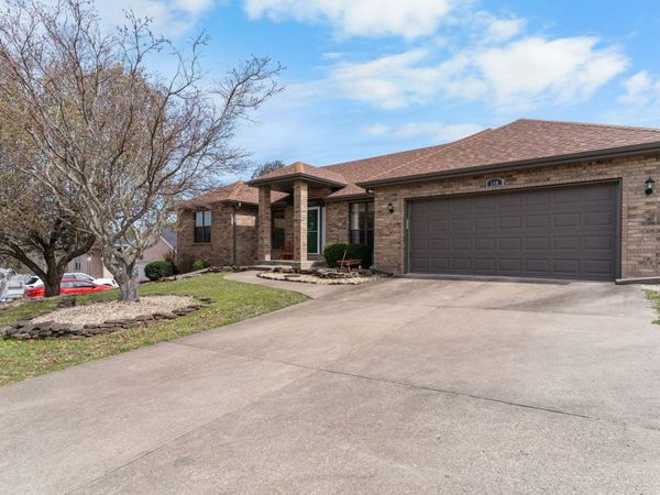 160 Ashford Drive , Hollister, MO 65672