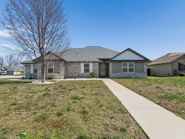 502 Chipmunk Avenue , Rogersville, MO 65742
