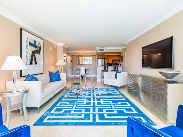 99 SE Mizner Boulevard, Unit 215, Boca Raton, FL 33432