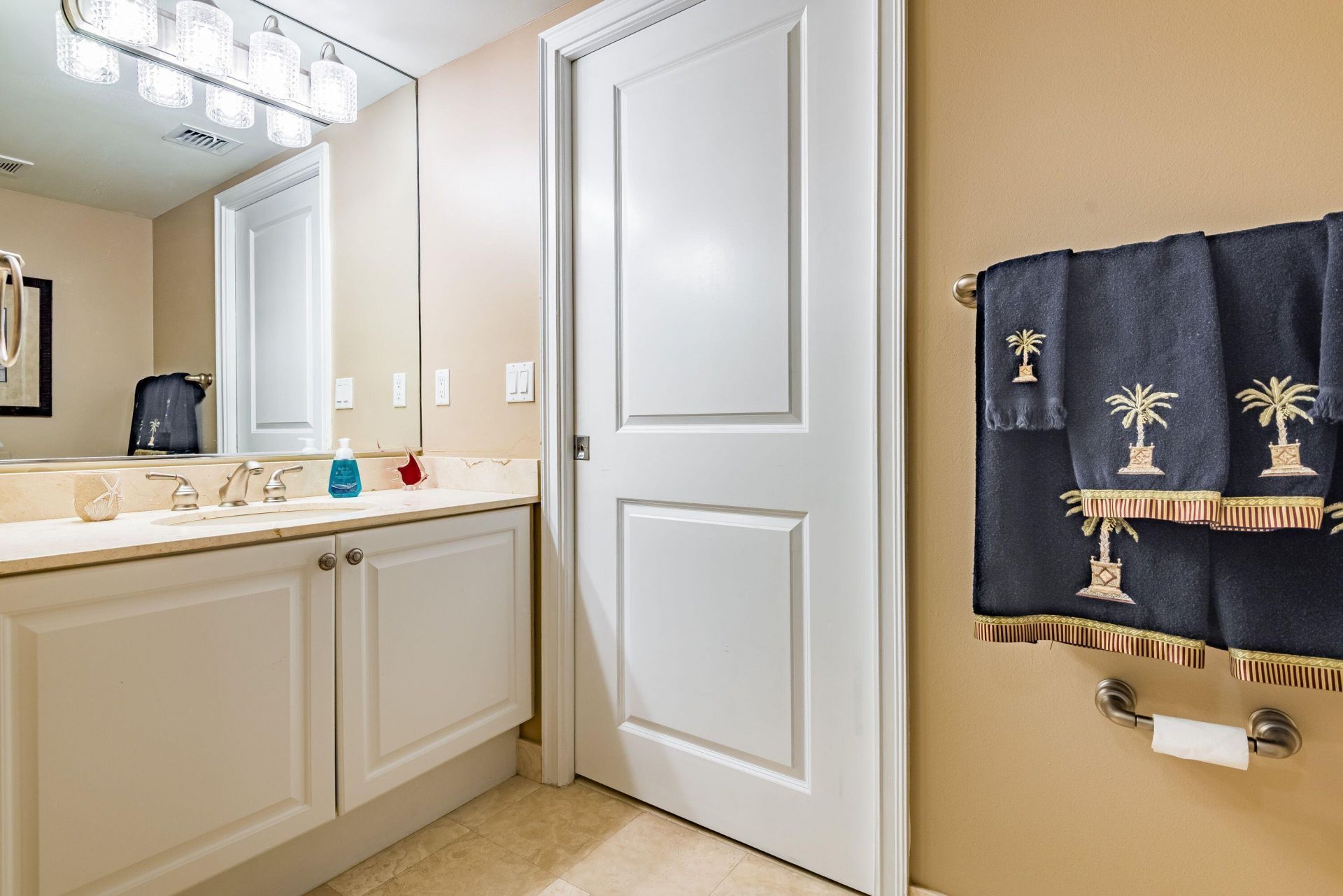 99 SE Mizner Boulevard, Unit 215, Boca Raton, FL 33432 Photo