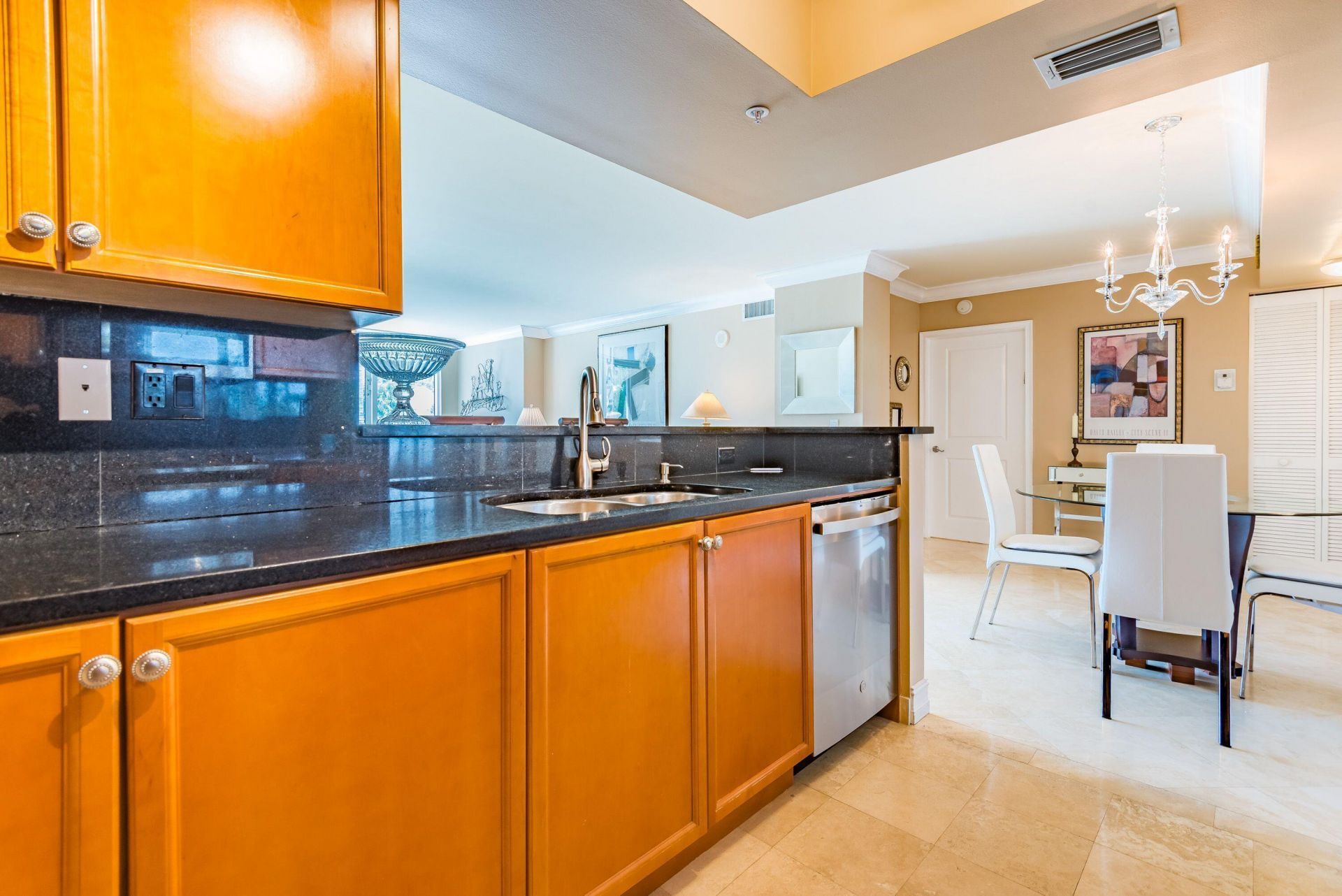 99 SE Mizner Boulevard, Unit 215, Boca Raton, FL 33432 Photo