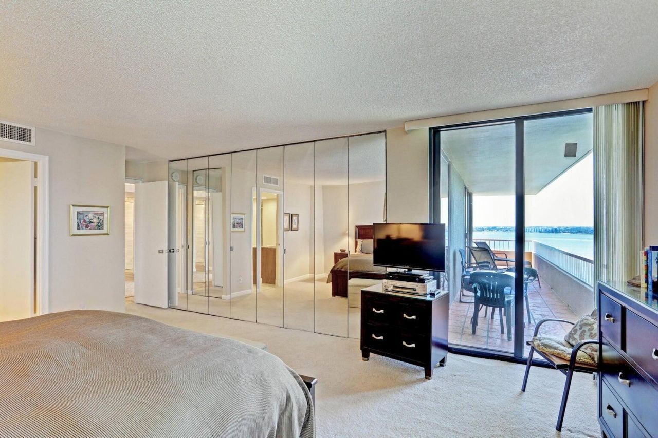 5510 N Ocean Drive, Unit 17d, Singer Island, FL 33404 Photo