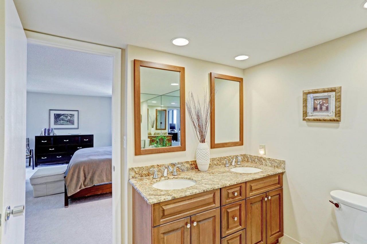 5510 N Ocean Drive, Unit 17d, Singer Island, FL 33404 Photo