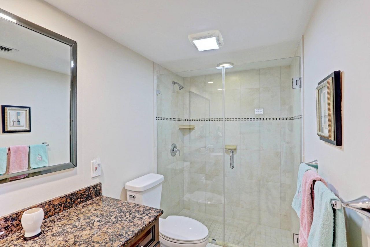 5510 N Ocean Drive, Unit 17d, Singer Island, FL 33404 Photo