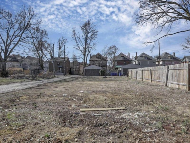 269 E 18th Street, Columbus, OH 43205 Photo 3