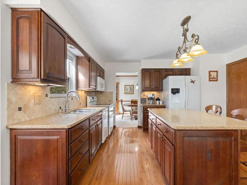 329 Hampton Park , Westerville, OH 43081 Photo 14