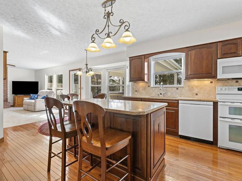 329 Hampton Park , Westerville, OH 43081 Photo 15