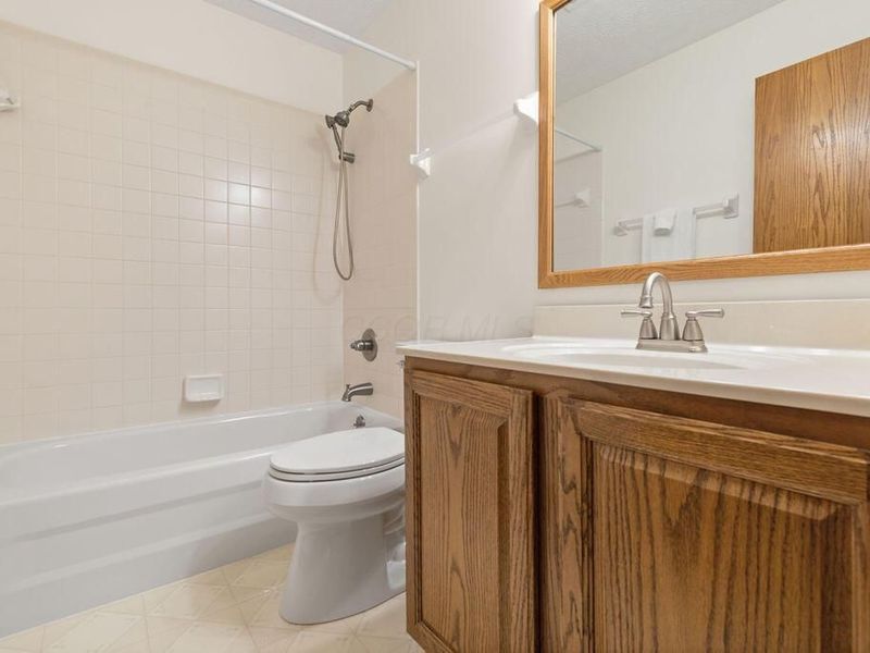 329 Hampton Park , Westerville, OH 43081 Photo 42