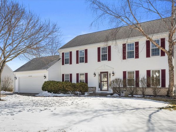 S96W12833 Walter Hagen Dr, Muskego, WI 53150