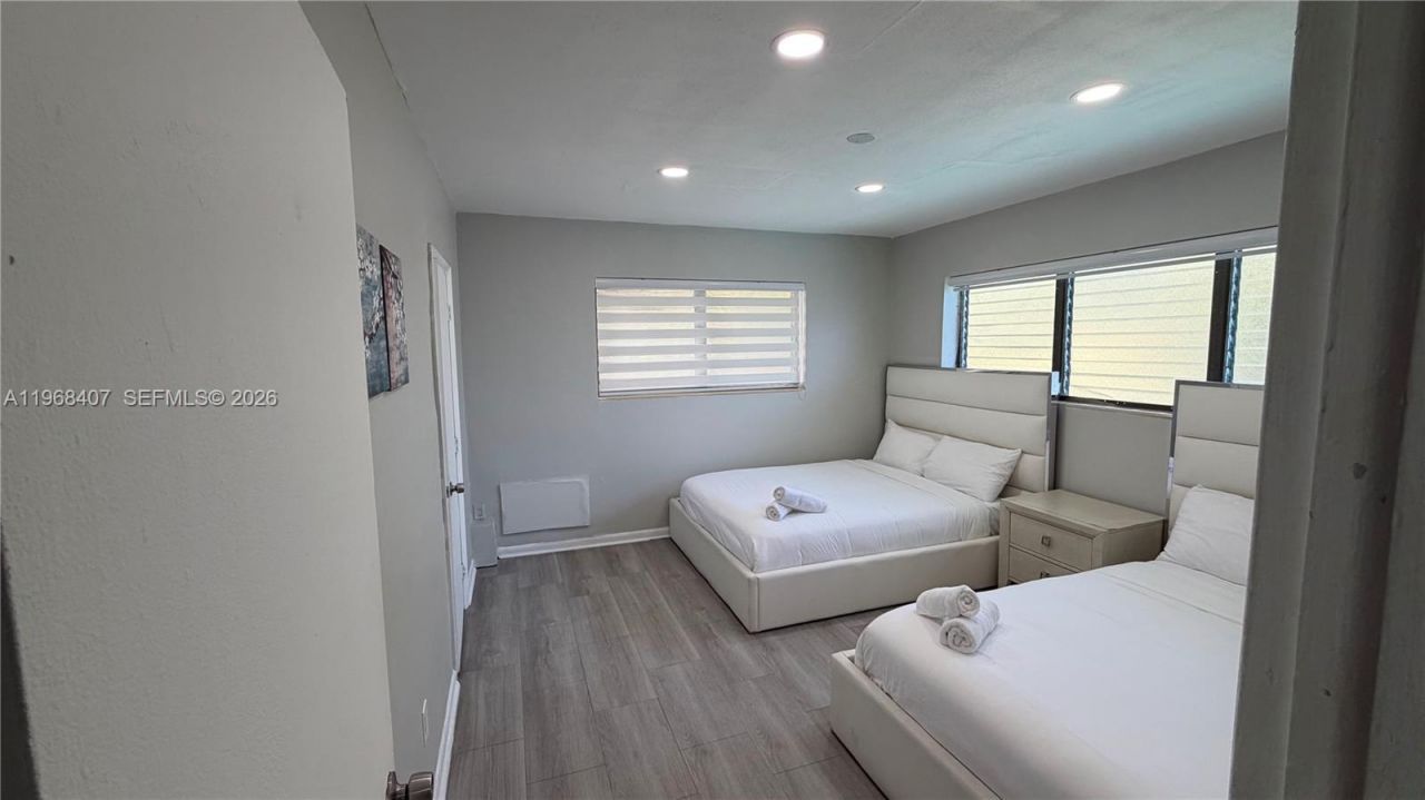 10000 E Bay Harbor Dr, Unit 14, Bay Harbor Islands, FL 33154 Photo