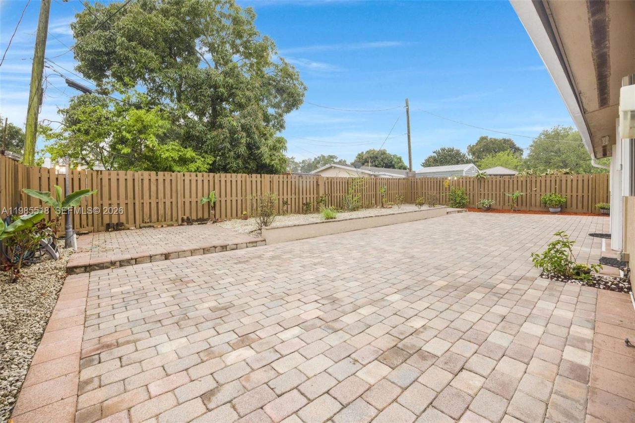 6450 Mckinley St , Hollywood, FL 33024 Photo