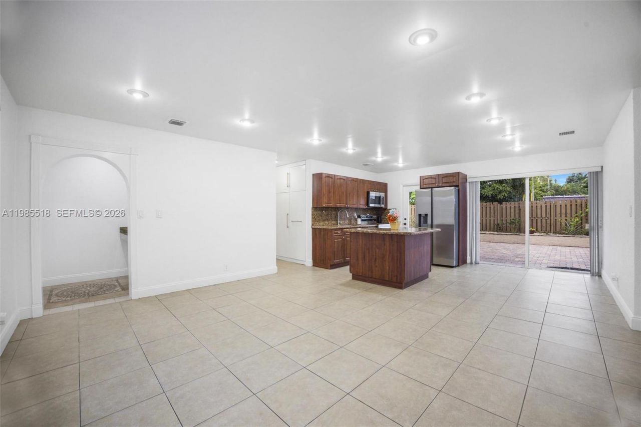 6450 Mckinley St , Hollywood, FL 33024 Photo