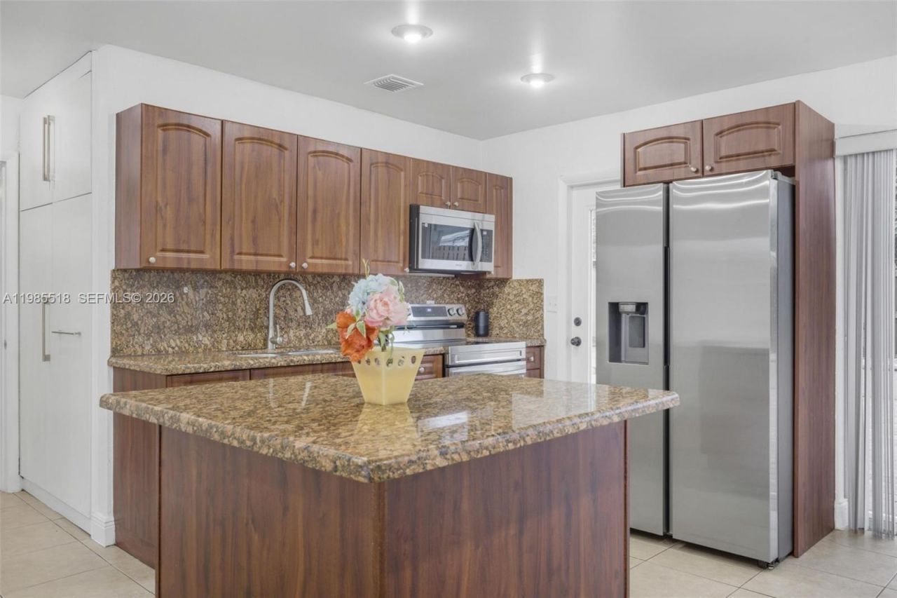 6450 Mckinley St , Hollywood, FL 33024 Photo