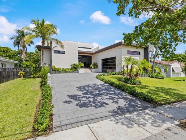 2161 NE 124th St, North Miami, FL 33181