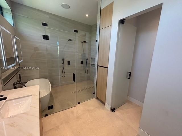 2161 NE 124th St , North Miami, FL 33181 Photo