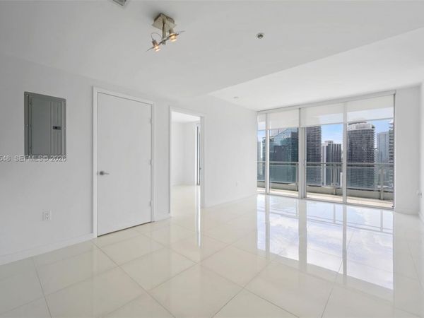 92 SW 3rd St, Unit 3902, Miami, FL 33130