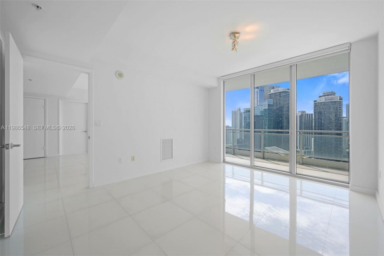 92 SW 3rd St, Unit 3902, Miami, FL 33130 Photo