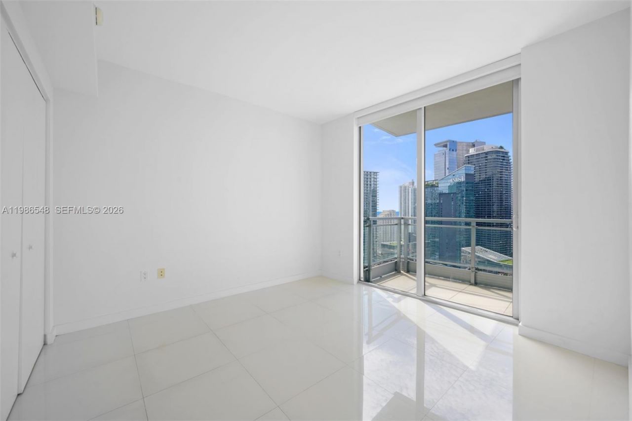 92 SW 3rd St, Unit 3902, Miami, FL 33130 Photo