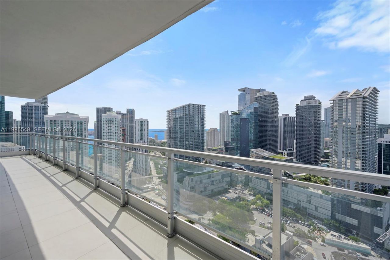 92 SW 3rd St, Unit 3902, Miami, FL 33130 Photo