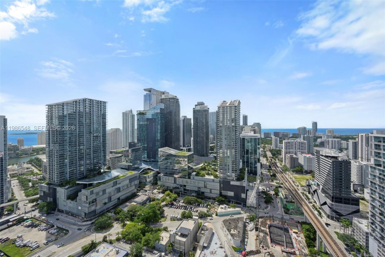 92 SW 3rd St, Unit 3902, Miami, FL 33130 Photo