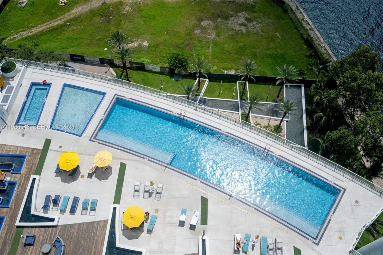 92 SW 3rd St, Unit 3902, Miami, FL 33130 Photo