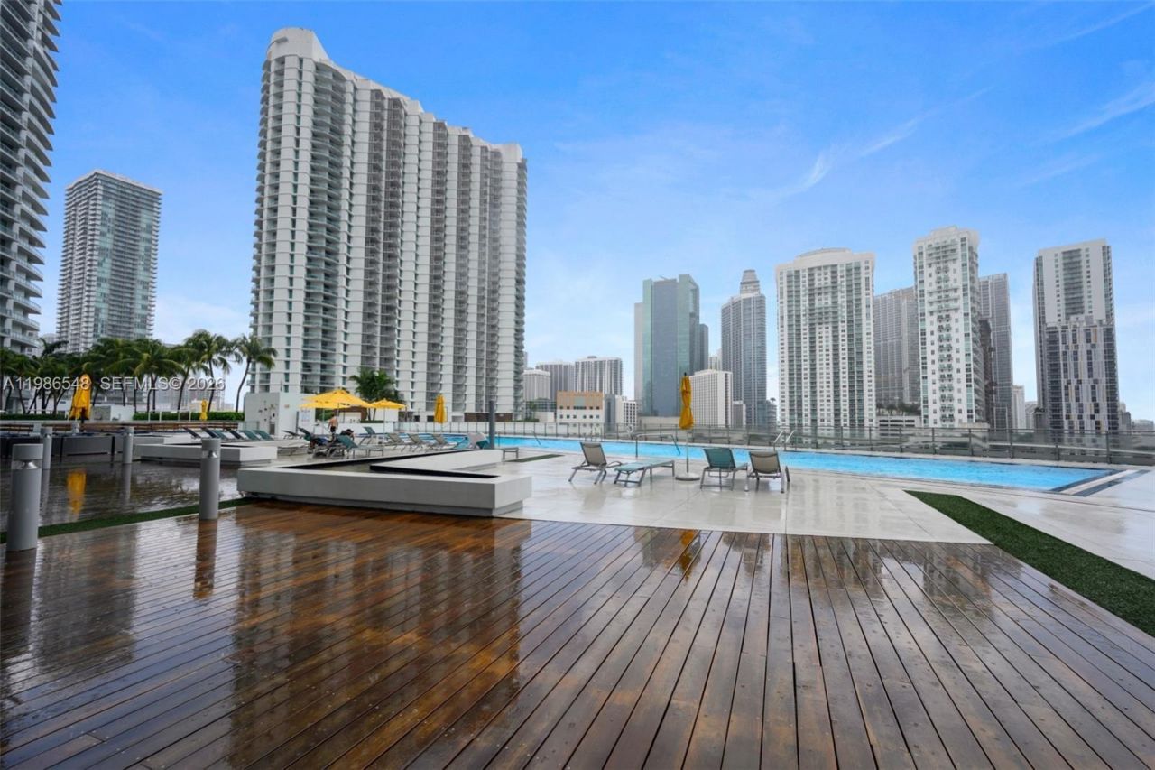 92 SW 3rd St, Unit 3902, Miami, FL 33130 Photo