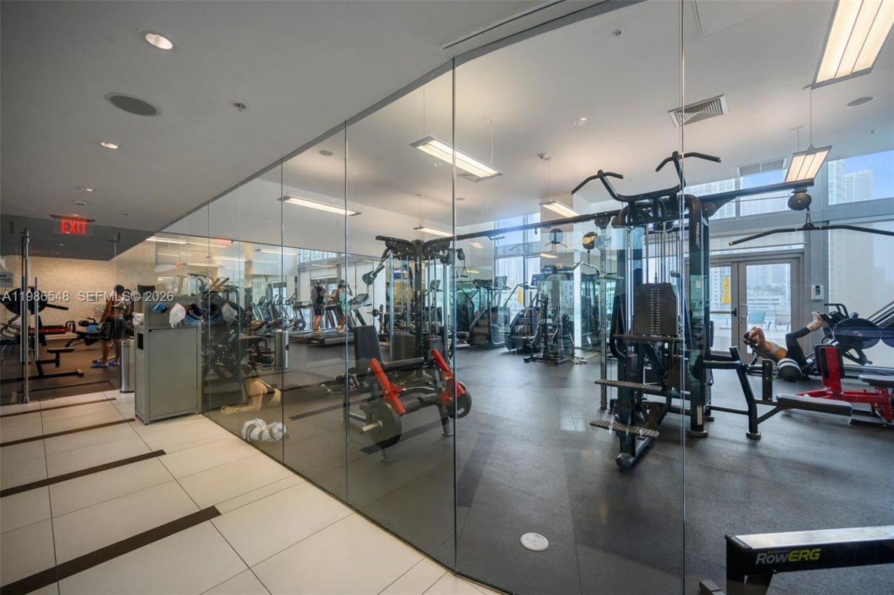 92 SW 3rd St, Unit 3902, Miami, FL 33130 Photo