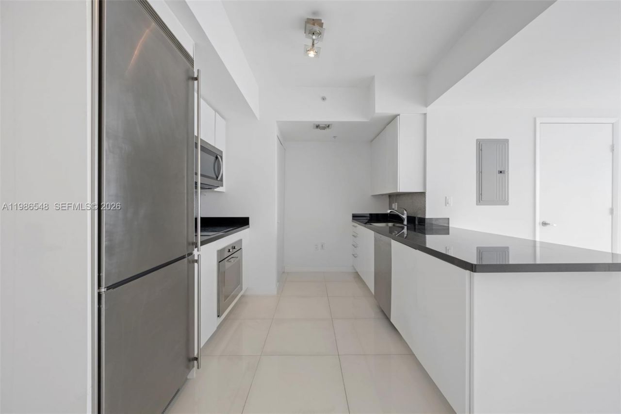 92 SW 3rd St, Unit 3902, Miami, FL 33130 Photo