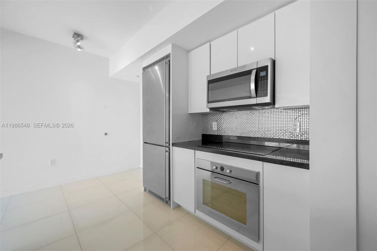 92 SW 3rd St, Unit 3902, Miami, FL 33130 Photo