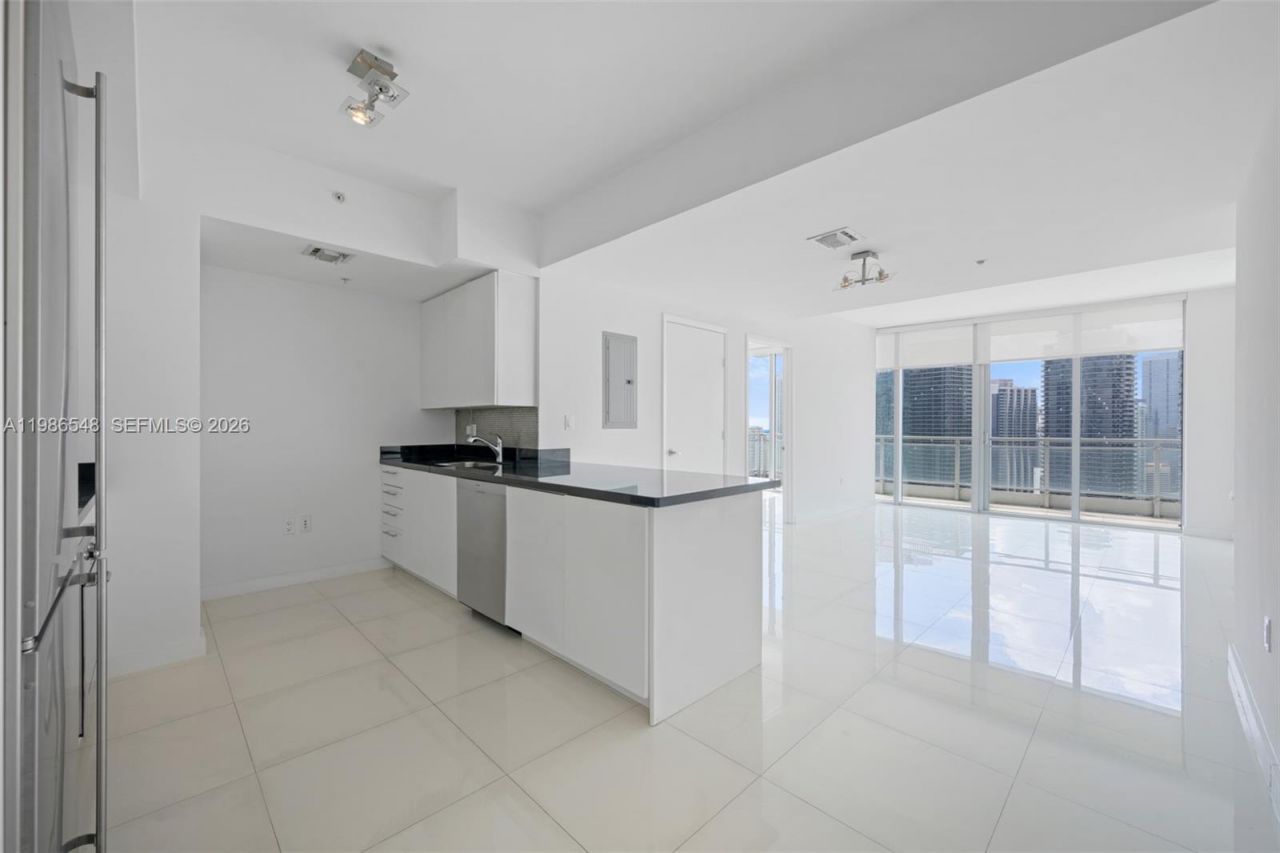92 SW 3rd St, Unit 3902, Miami, FL 33130 Photo