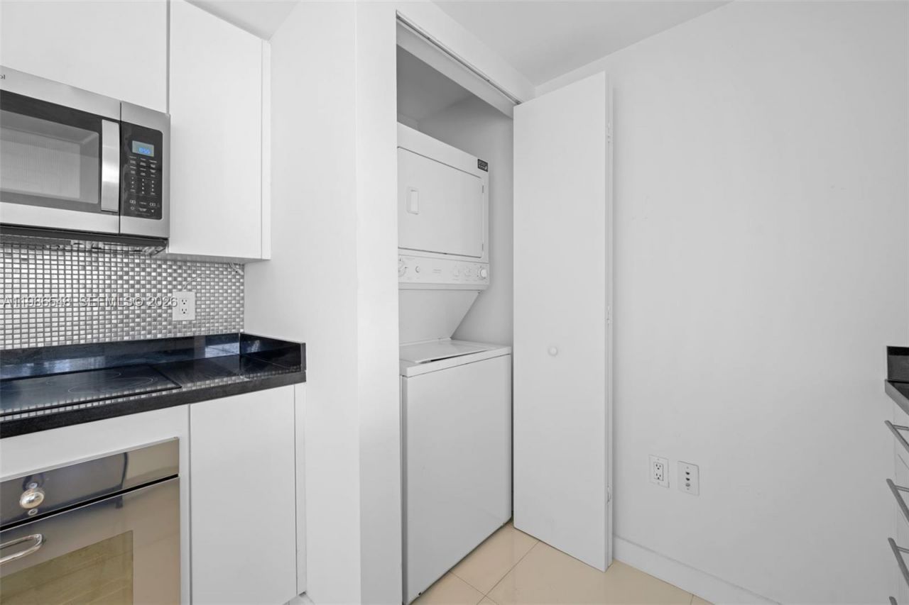 92 SW 3rd St, Unit 3902, Miami, FL 33130 Photo