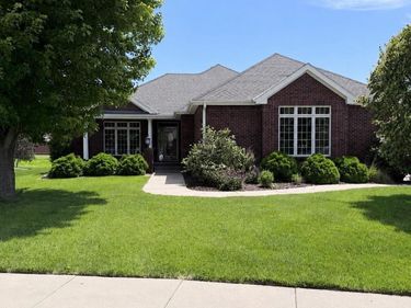 1682 Deer Run, Fremont, NE 68025
