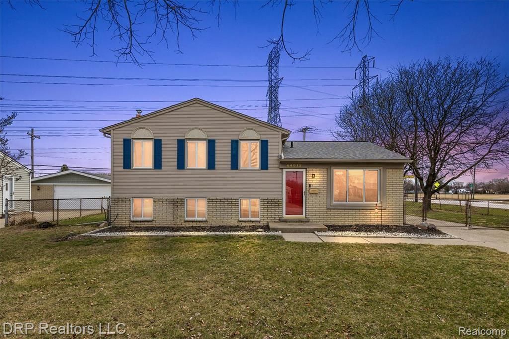 44012 Carrnation Drive, Sterling Heights, MI 48313 Main Photo