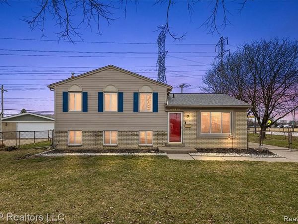 44012 Carrnation Drive, Sterling Heights, MI 48313