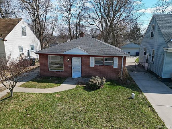 19972 Indian, Redford Twp, MI 48240