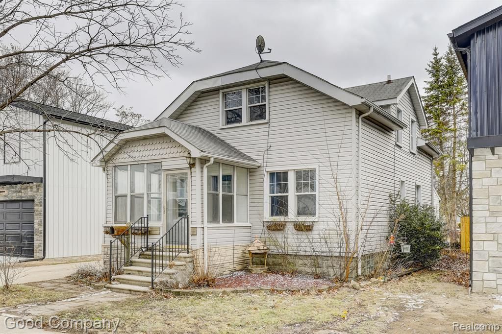 736 E Meyers Avenue, Hazel Park, MI 48030 Main Photo