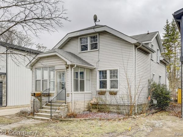 736 E Meyers Avenue, Hazel Park, MI 48030
