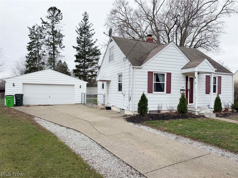 832 S Valley Boulevard NW, North Canton, OH 44720 Photo 2