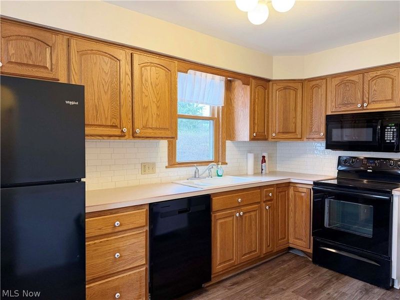 832 S Valley Boulevard NW, North Canton, OH 44720 Photo 6