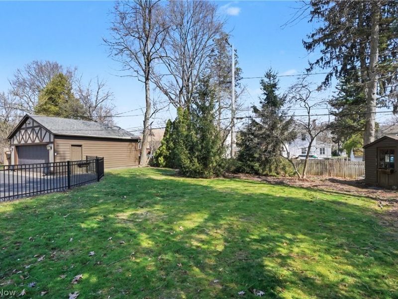 131 N Wheaton Road , Akron, OH 44313 Photo 9