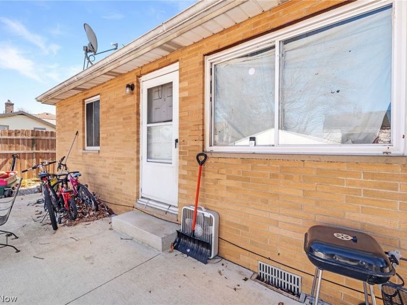 37 & 39 W Woodsdale Avenue, Akron, OH 44301 Photo 11