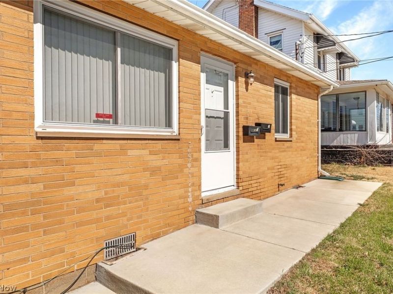 37 & 39 W Woodsdale Avenue, Akron, OH 44301 Photo 3