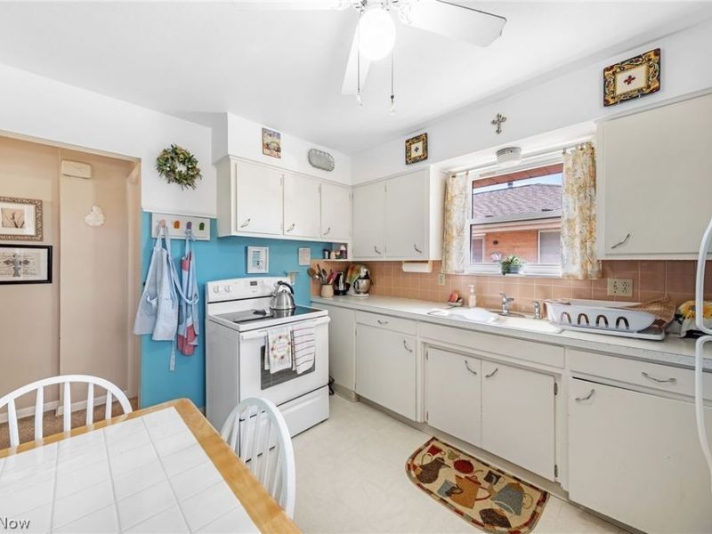 590 & 592 Herbert Road, Akron, OH 44312 Photo 10