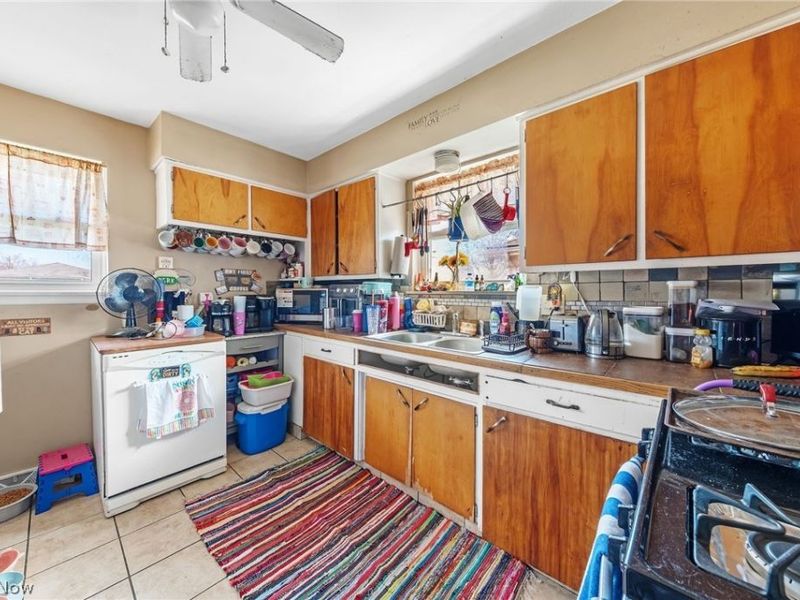 590 & 592 Herbert Road, Akron, OH 44312 Photo 14