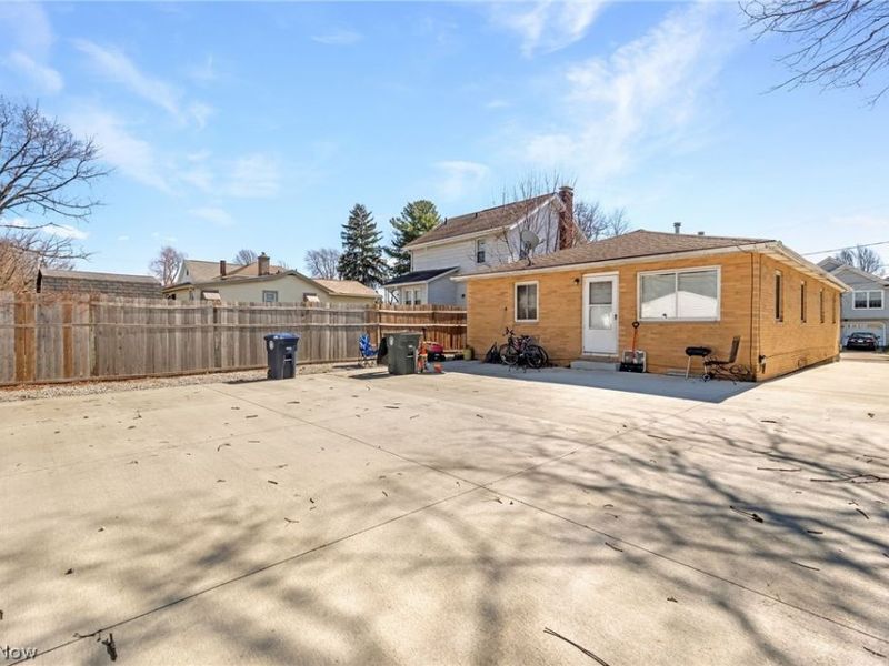 592 Herbert Road , Akron, OH 44312 Photo 15